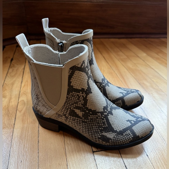 Lucky Brand Basel Rain Boots - Picture 2 of 6